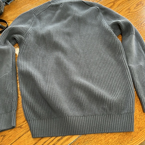 Duluth Trading Co. Cotton blend men’s sweater.  Size Medium. Blue/Gray. - Picture 8 of 8